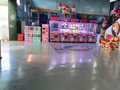 -嘿哟动霸CHUA·新潮玩运动娱乐中心·蹦床滑冰团建乐园