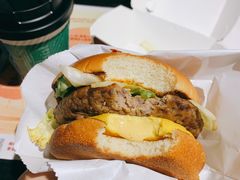 瀑布芝士汁汁厚作牛肉汉堡-肯德基(东四南大街店)