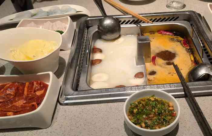海底捞火锅(银泰店)-"铛铛铛来到了银泰创意城九楼的海底捞,也不.
