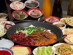 -沸炉重庆老火锅(军事博物馆店)