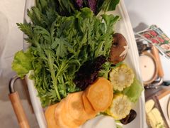 -老牌坊云南鱼豆花火锅(哈西万达店)