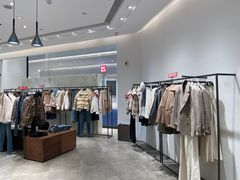 -URBAN REVIVO(西安Momopark店)