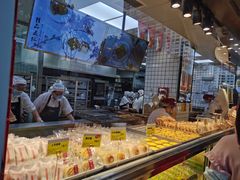 面包甜点陈列柜-鲍师傅糕点(江苏路店)