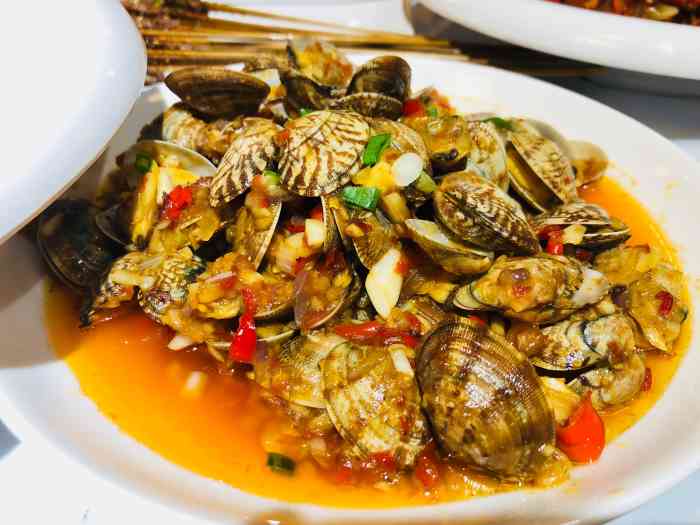 龙虾殿(盛景商城店)-"出差到了宜昌,到了饭点搜了大众看到在酒店.