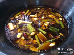 -忆乡情铁锅炖鱼饭店(延庆店)