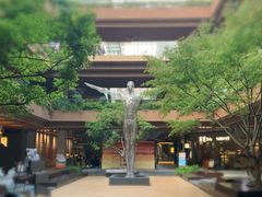 -瑞虹新天地月亮湾