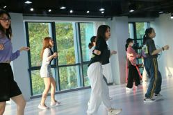 -STAR舞蹈工作室