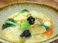 鸡汤米线-蒙自源过桥米线(红谷滩万达店)