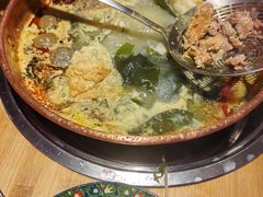 -洱火云南酸菜牛肉火锅(石景山当代商城店)