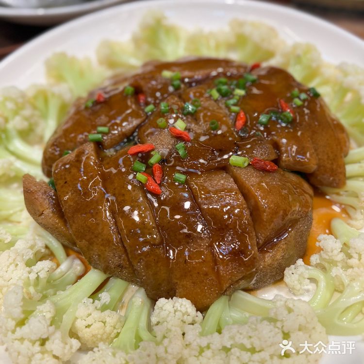 私人订制饭堂，又可以唱k，很正的一个聚餐地方