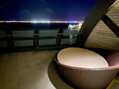 -上海滴水湖皇冠假日酒店
