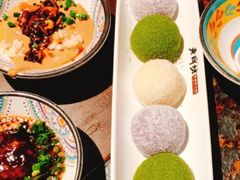 -老牌坊云南鱼豆花火锅(哈西万达店)