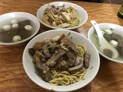 -松树干拌面店