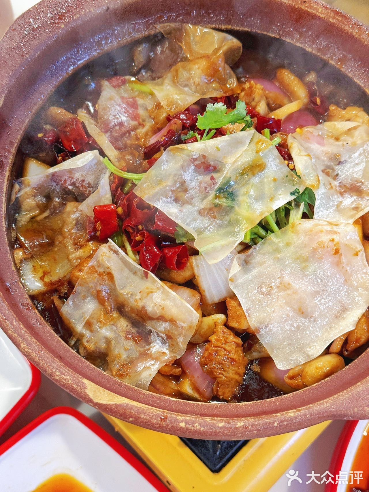 谁懂！竟然在肥肠煲里面吃到“卫生纸”