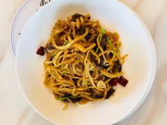 酸萝卜炒粉-南山鲜虾面·活鲜小馆·海味大连菜(南山总店)