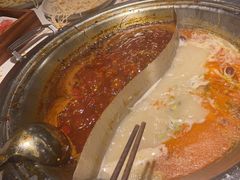 -老房老舍重庆火锅(假日城市店)