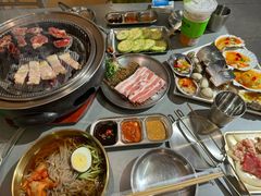 -围炉肉舍丹东海鲜烤肉·烤活鳗(步行街店)