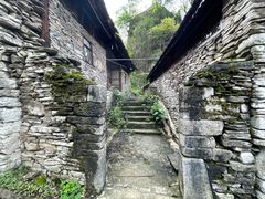 -高荡千年布依古寨旅游景区