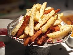 -春树下·树屋花房西餐厅(罍街AS1980店)