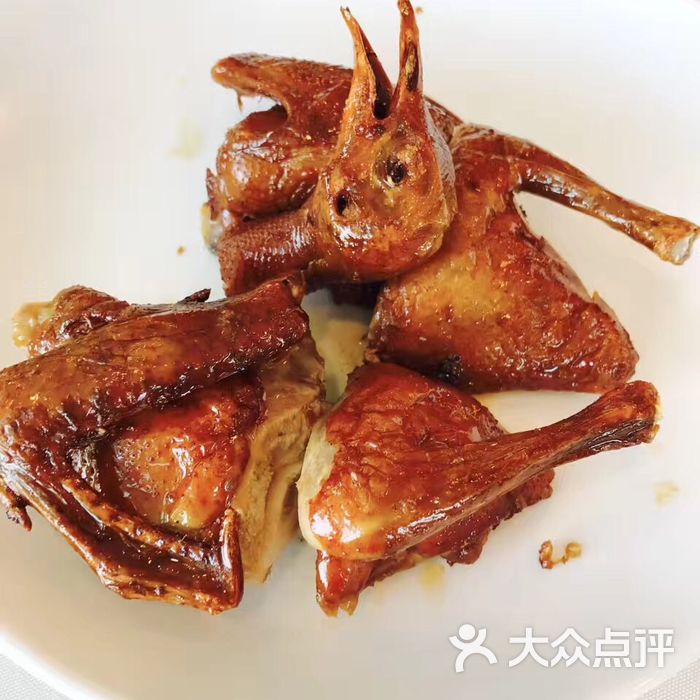 唐宫海鲜舫金牌烤乳猪图片-郑州粤菜馆