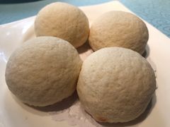 脆皮流沙包-皇朝会.经典传统粤菜(外滩店)