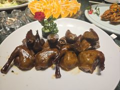 电饭锅乳鸽-太子园林酒家