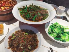 -阿瓦山寨·湘菜现炒·剁椒鱼头王(咸阳总店)