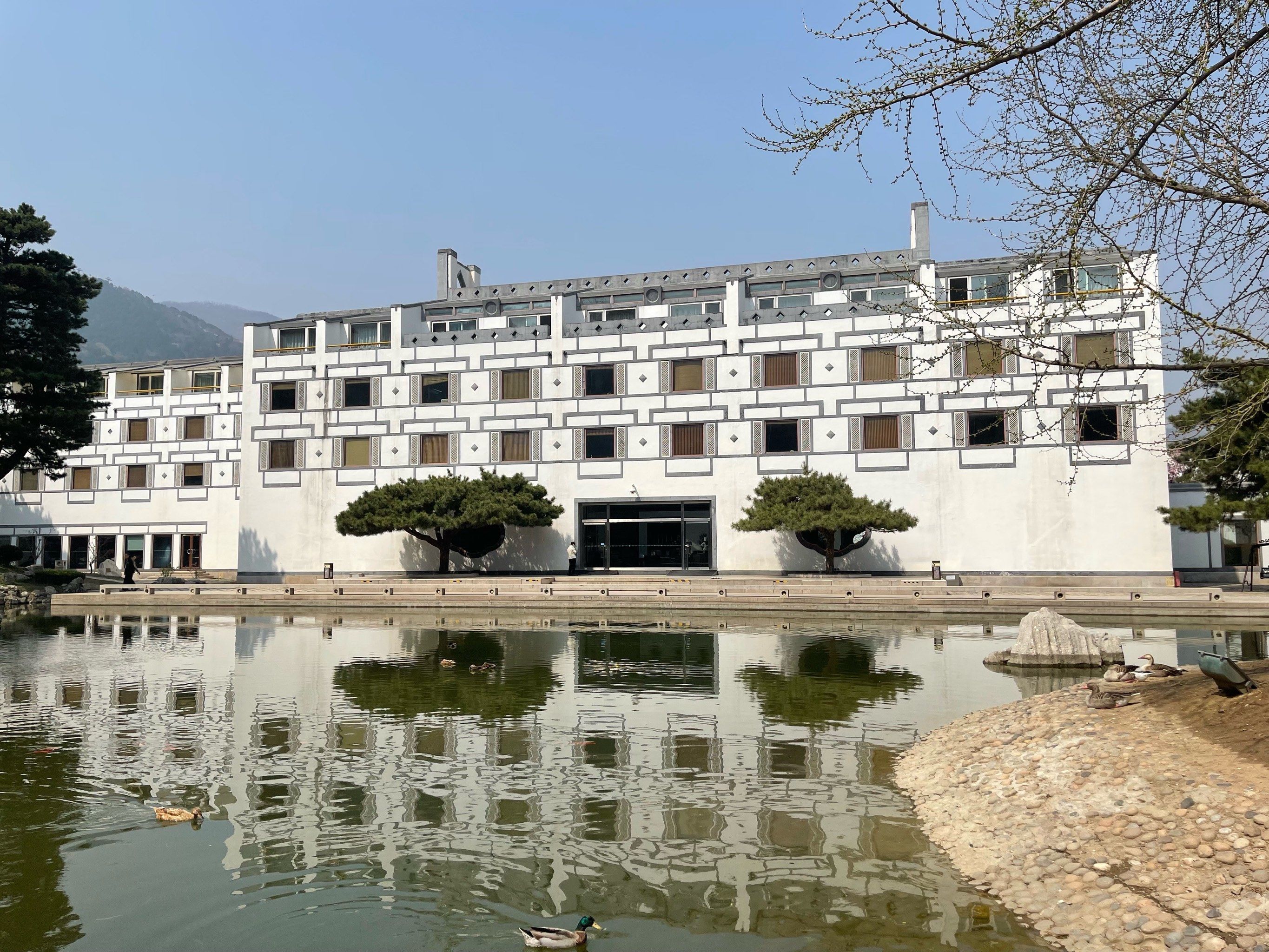 香山饭店的美藏在背后