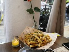 -Mark&Mars Restaurant
