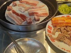 -哈哈碳都·牛肋条无限自助烤肉(台江万达店)