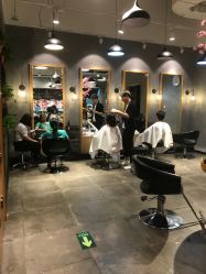 -时尚殿堂明星门店