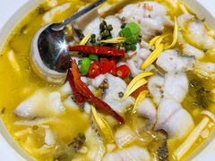 酸汤鱼-吕氏疙瘩汤·新派鲁菜(济南万象城店)