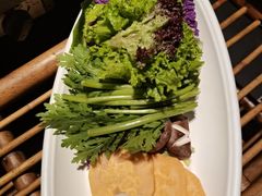 -老牌坊云南鱼豆花火锅(爱建店)