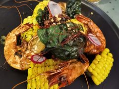 惹味胡椒虾配烤玉米-CHILLAX轻乐时(侨建·Hi City店)