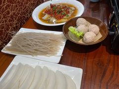 -茸梅路右拐龙虾-农家菜(松江店)