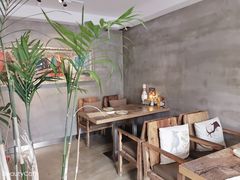 -HIGH FIVE哈福手工汉堡(桂林路店)