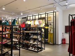 -Max Mara(王府井奥莱·香江小镇店)