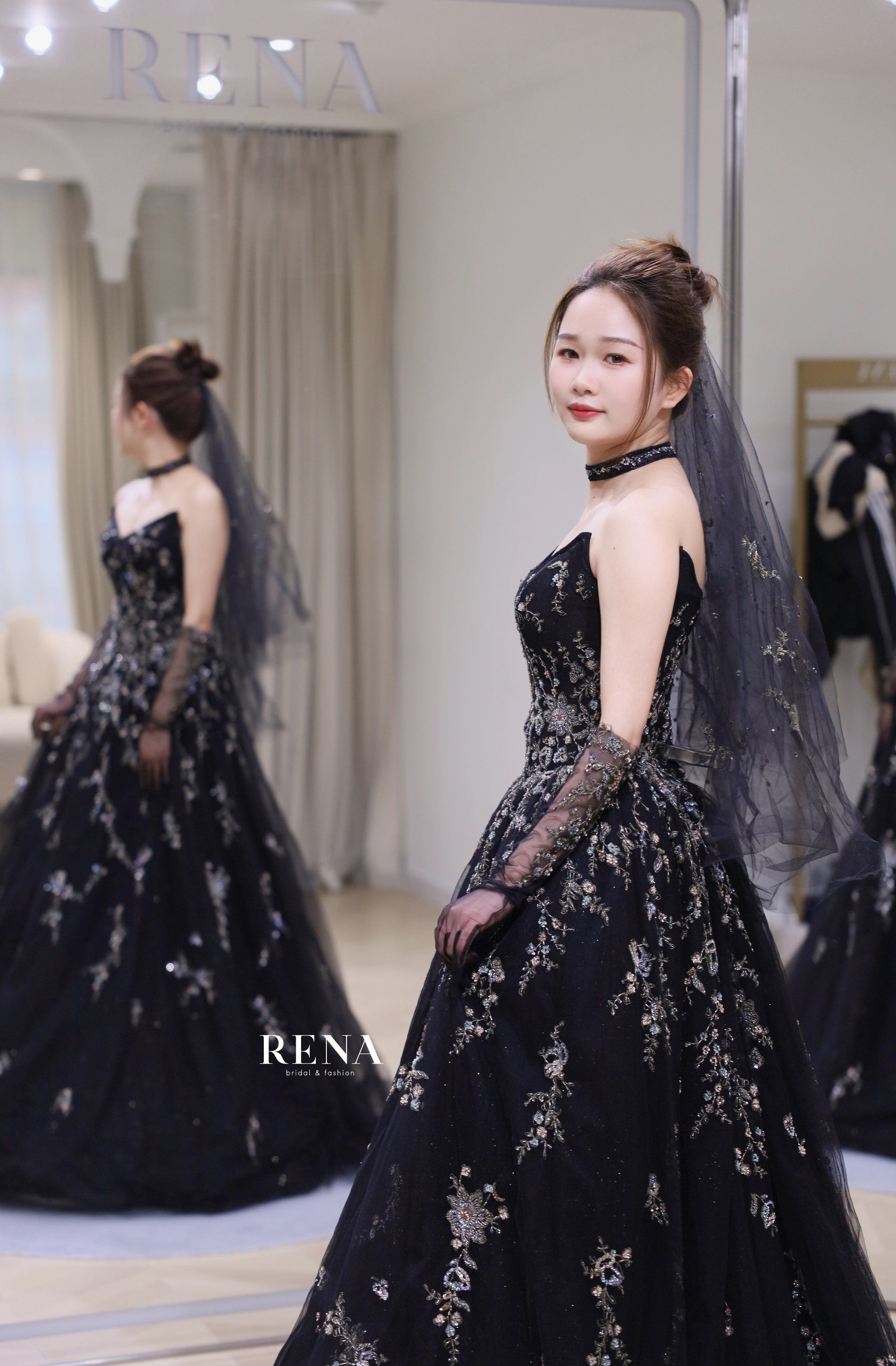 谁说黑色不能当结婚礼服啦?