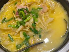 -醉辉皇上海之巅(上海中心大厦店)