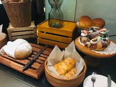 -亮马河饭店翠雅咖啡厅