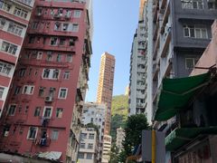 湾仔的住宅区马路窄小-金凤茶餐厅(湾仔店)
