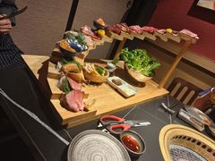 -山川小町·极番烧肉(新地假日广场店)