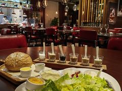 -恰餐厅及酒吧 CHAR Bar & Grill (北京丽都皇冠假日店)