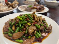 -余杨鸭鸭餐厅