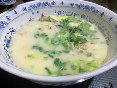 -南京金牛湖巨碗鱼头