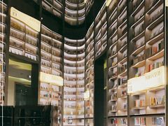 -上海虹桥中心爱琴海亚朵S酒店