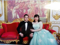 -现代经典婚纱摄影