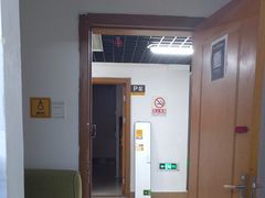 -安东易迷你自助仓储寄存仓库(草桥店)