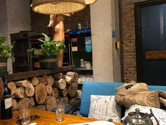 大堂-苹果树下艺术餐厅(宋庄店)