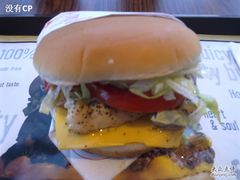 烤鸡肉三文治+芝士-FATBURGER 特富客汉堡(外交公寓店)